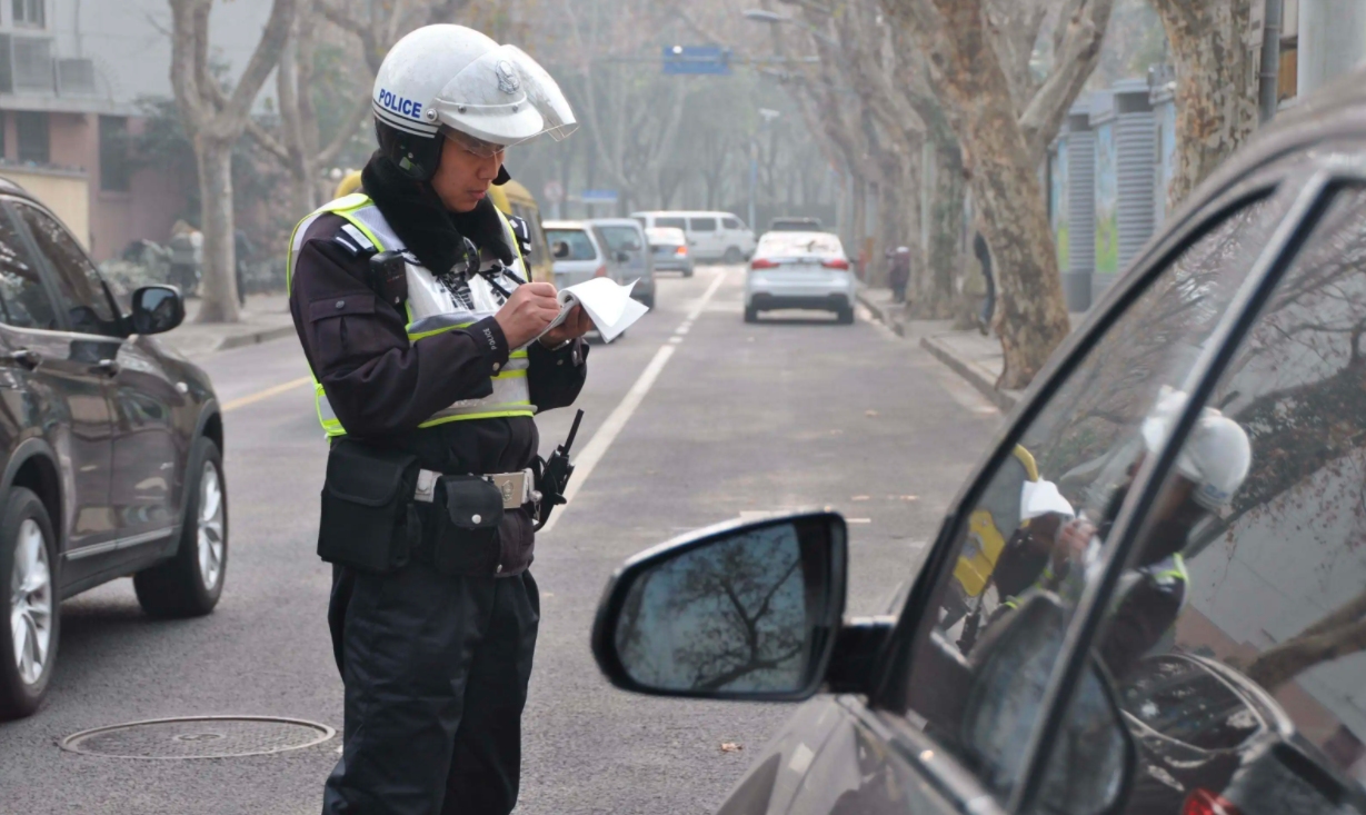 出门没有停车位怎么办,路边没有停车位怎么处理