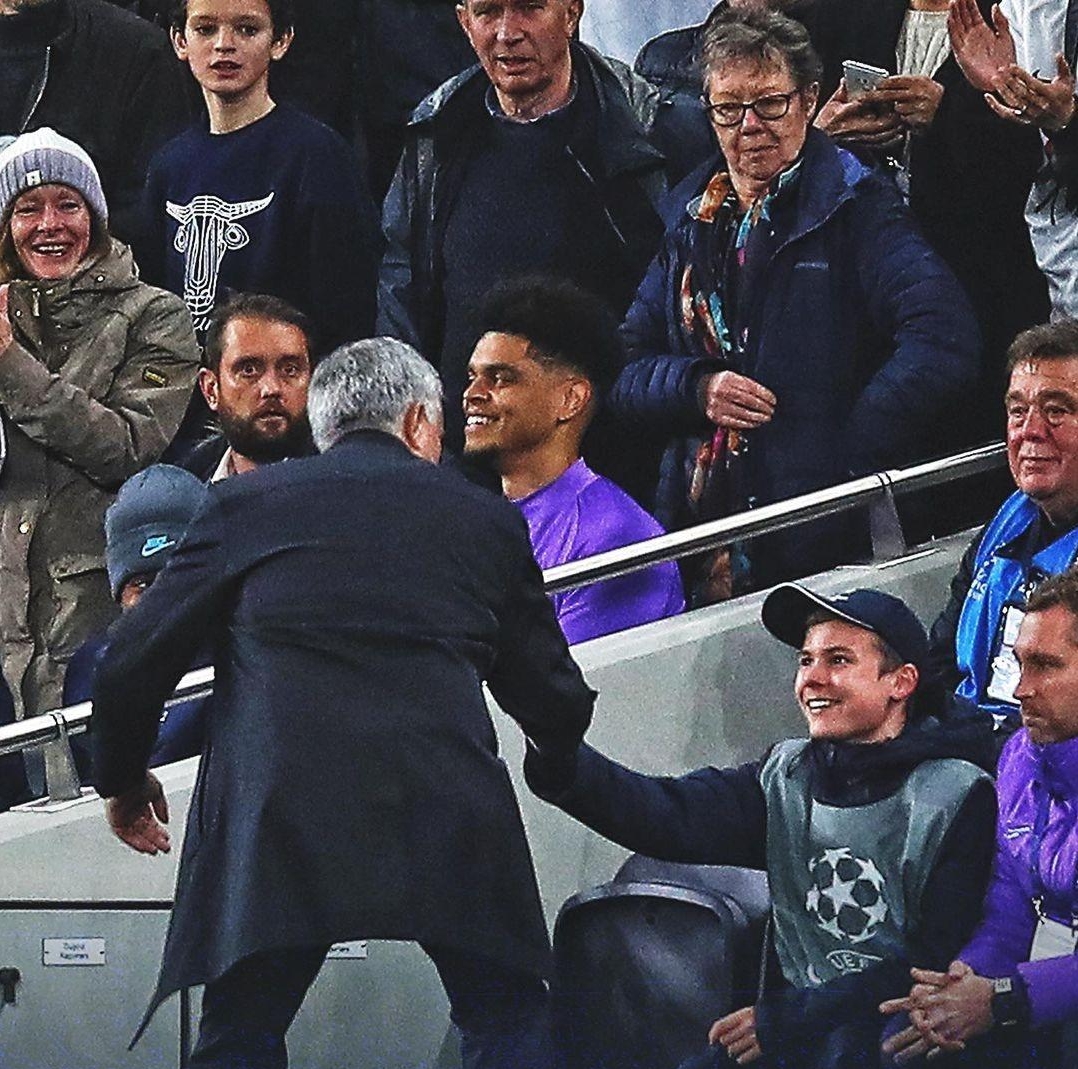 热烈祝贺米兰三比零暴揍尤文,米兰惊天逆转尤文