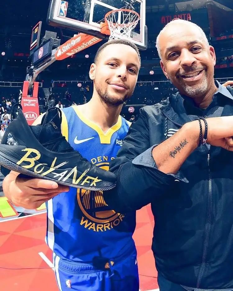 库里系列带flow最耐磨的球鞋,盘点库里各代篮球鞋