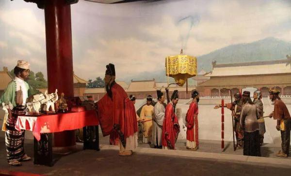 明朝到底是一个怎样的朝代？为何后世褒贬不一？