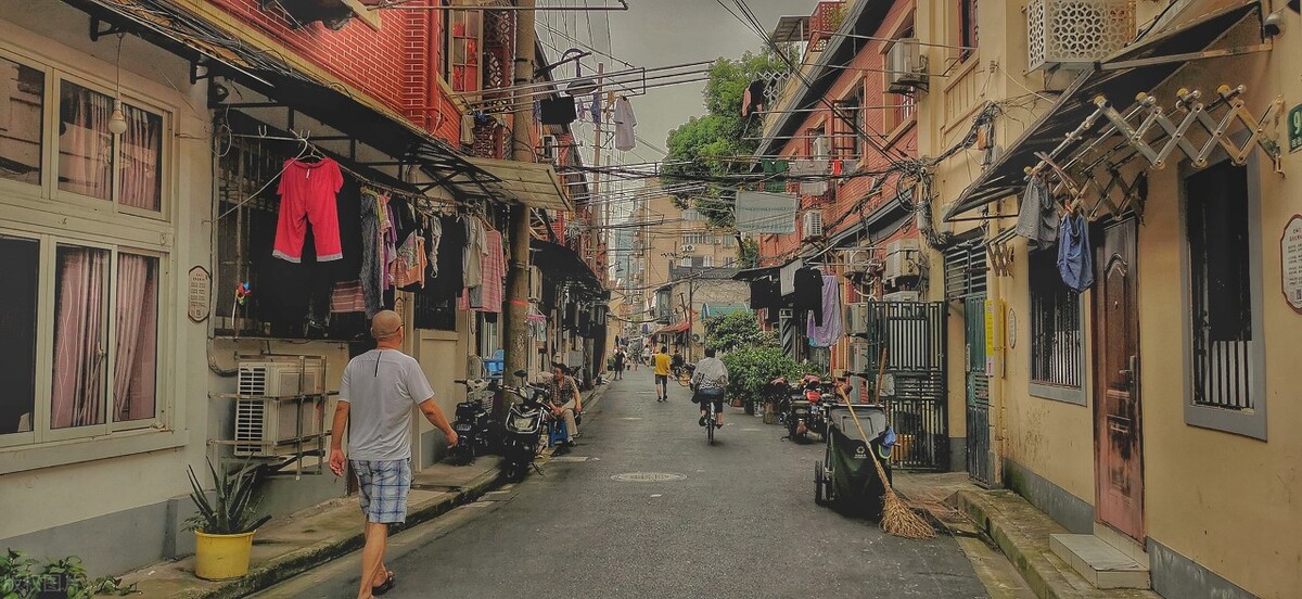 金庸退学的真实故事,金庸被退稿