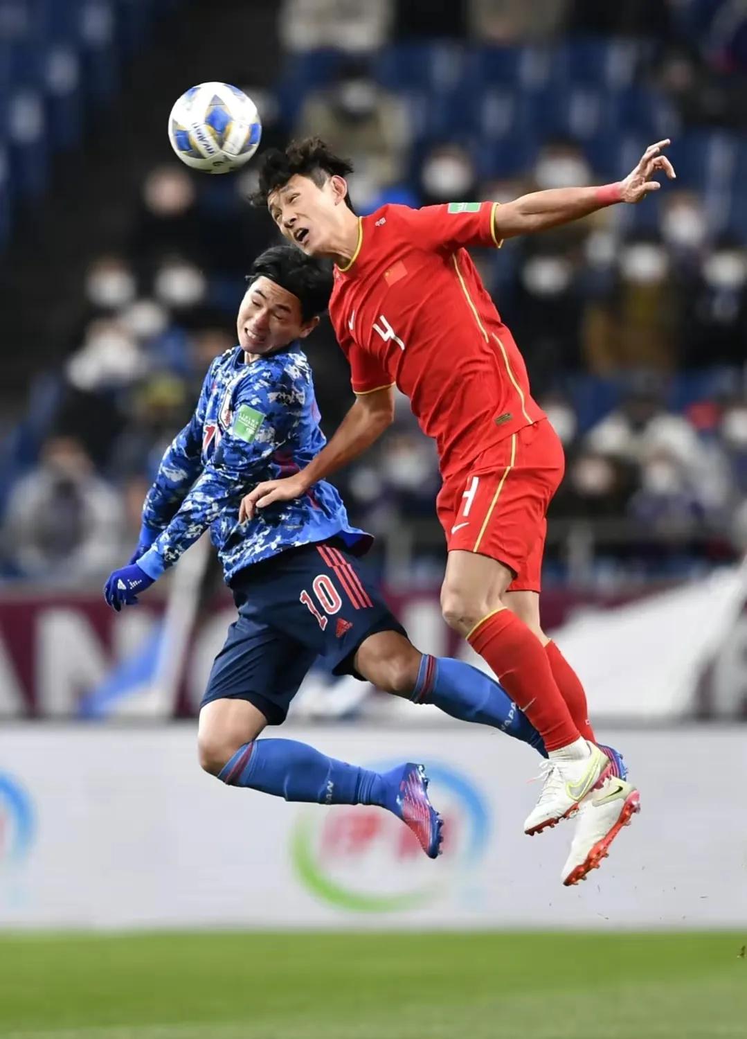 如何评价国足半场0比2落后越南,国足击败越南队各方评价