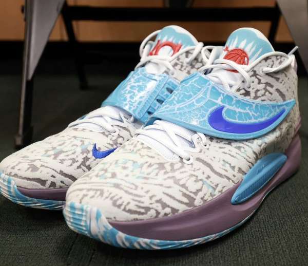 2022全明星战靴,2024年nba全明星名人赛上脚球鞋