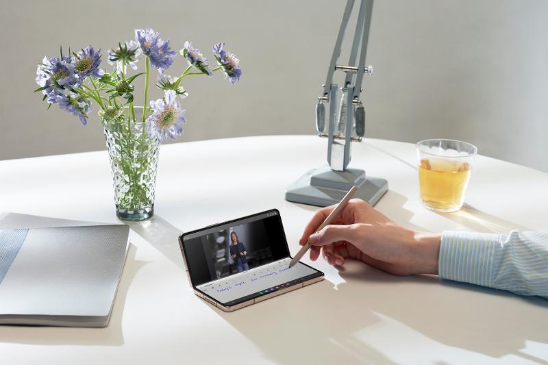 三星折叠屏galaxyzfold3限量版,三星galaxyzfold25g钛金限量版