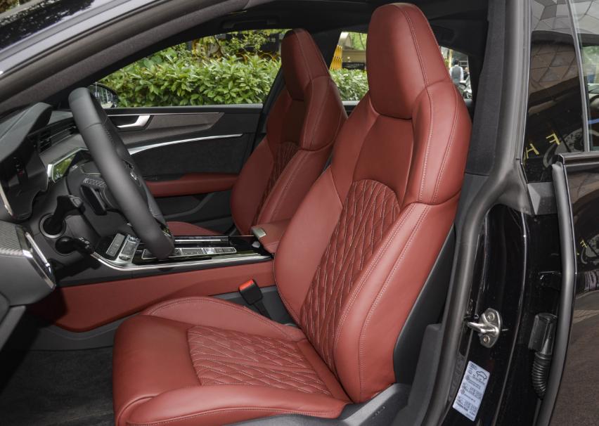 *局破**而来，上汽奥迪A7L携特别版车型重塑豪华新体验