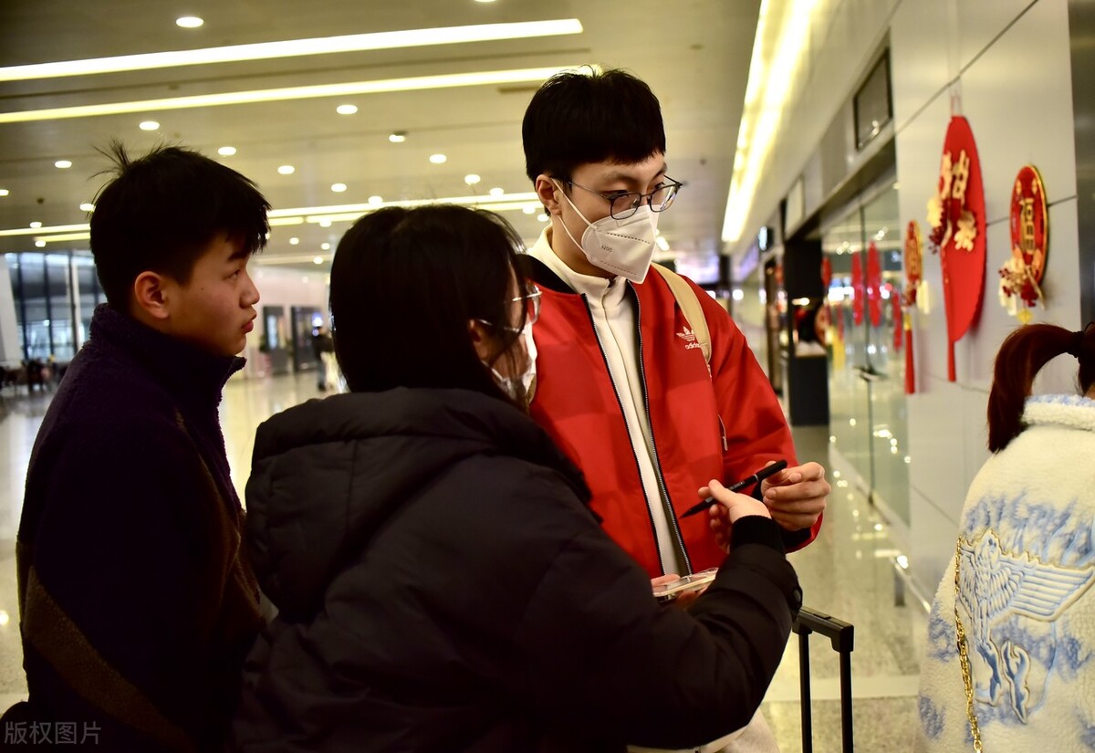 胡明轩回应代言风波,胡明轩代言事件图片