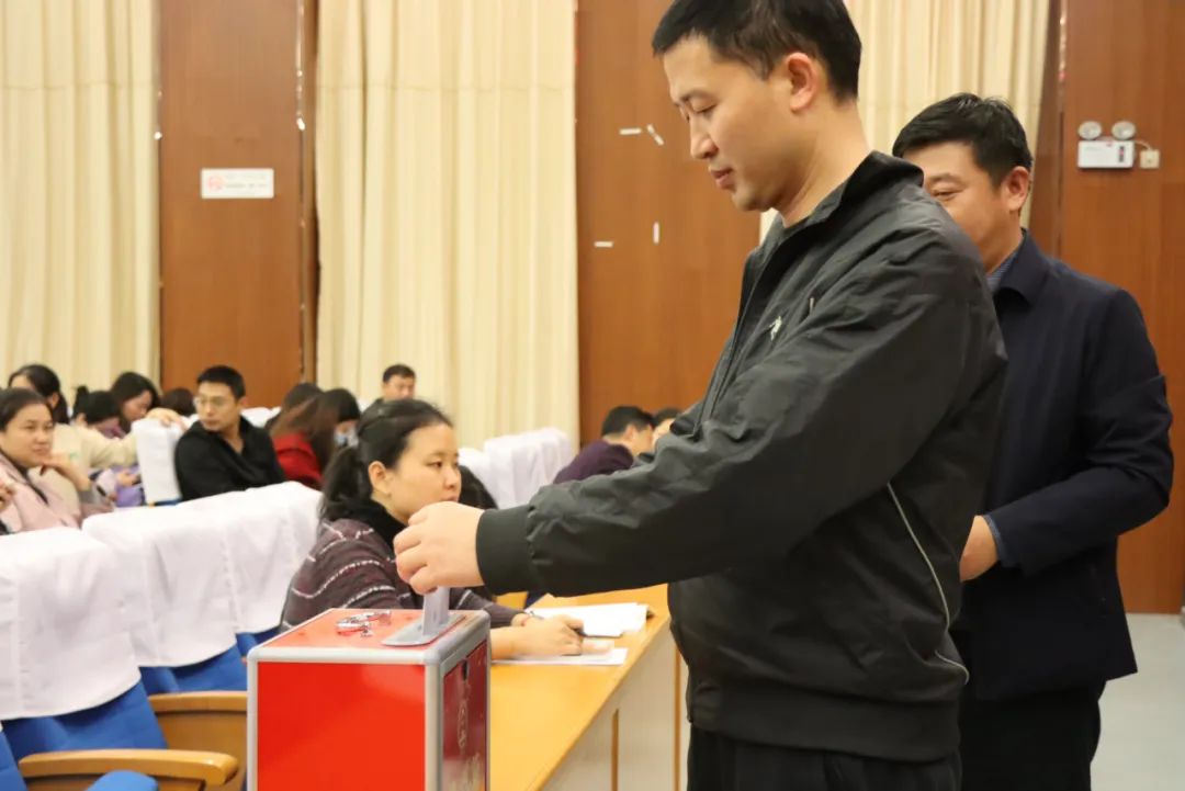 群策群力同心,群策群力共铸辉煌