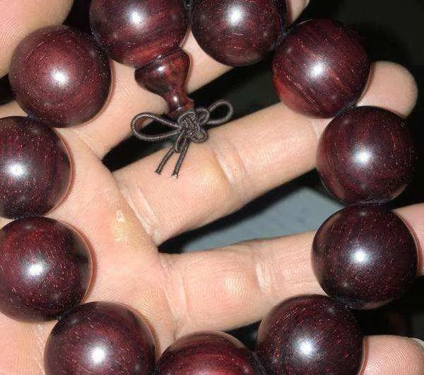 爱它，就盘它！风靡一时的手串热度过去了，你的宝贝还好吗？