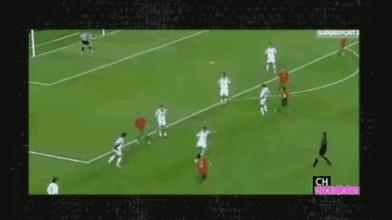 史海钩沉：2004年希腊上演神话，稚嫩C罗泪流双颊