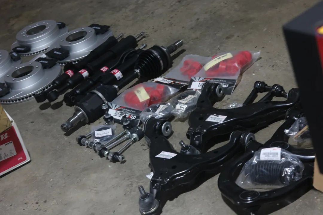 老款八十年代丰田霸道,经典丰田霸道老车翻新复活