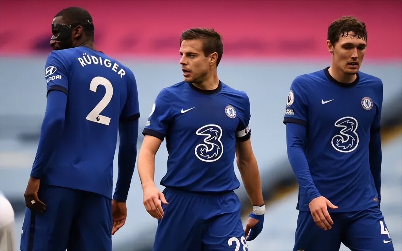 足坛转会拉锯战,足坛冤家