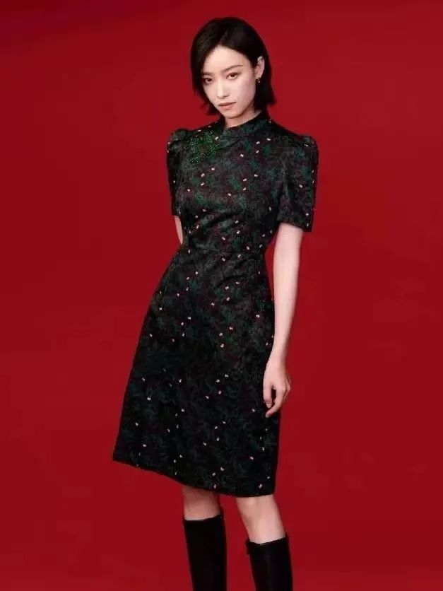 欧阳娜娜、杨超越争着蹭热度的新顶流，原来长这样