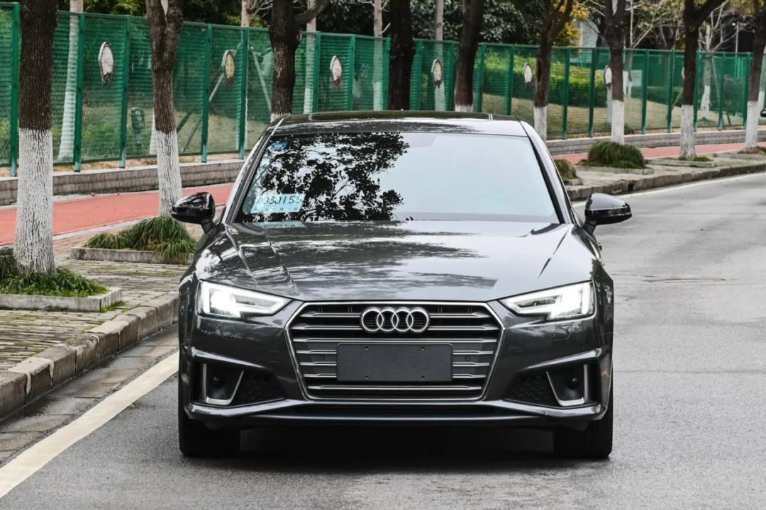 奥迪a4l 3.2 fsi quattro 旗舰型 (2019奥迪a4l quattro二手价格)
