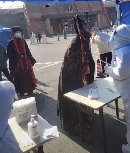 2022首部猛片，继《釜山行》后又来一部韩式泡菜丧尸电影