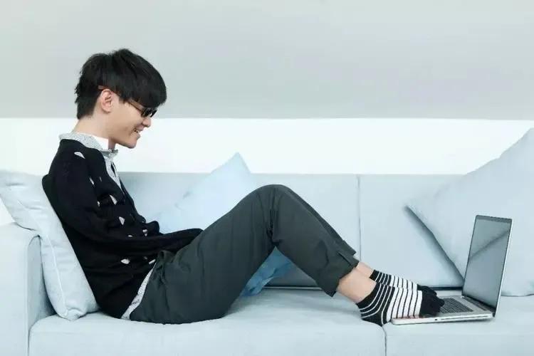 内心足够强大才不会被困难压垮,拥有强大的内心从不被命运击倒