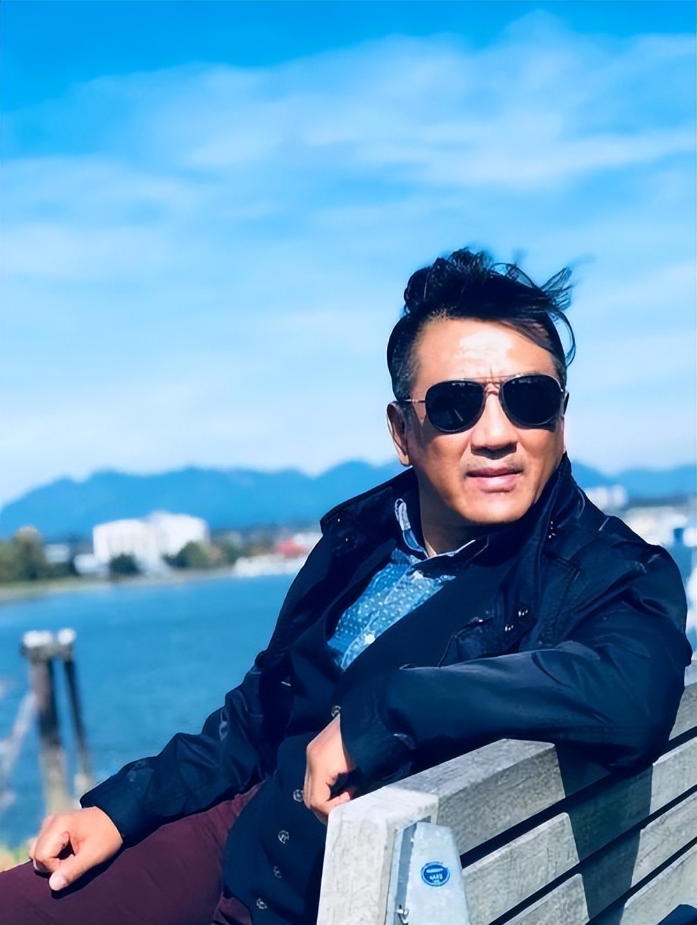 丁勇岱演夫妻,丁勇岱与妻子孩子近照