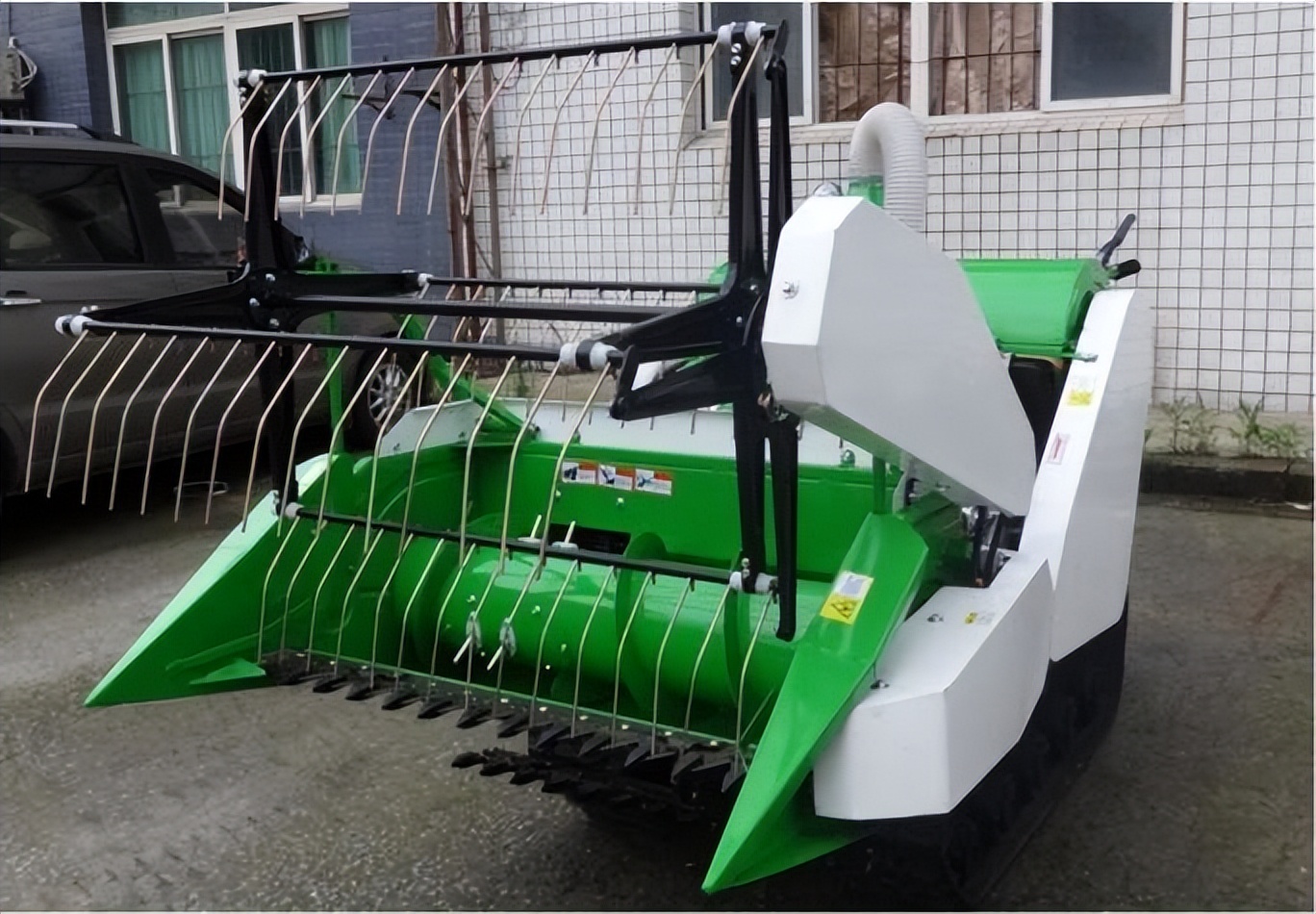 大型联合收割机价格是多少钱一台,十大品牌轮式联合收割机售价