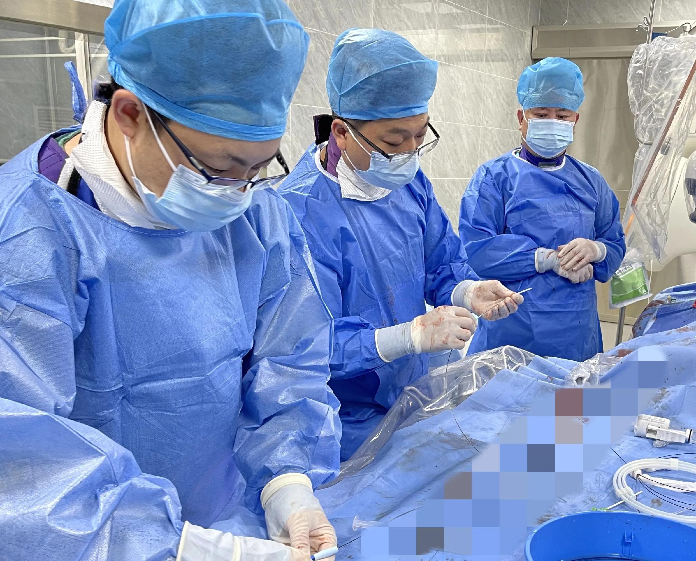 宜宾首例！华西宜宾医院成功采用Shockwave外周血管内冲击波技术治疗腹主动脉重度钙化闭塞病变