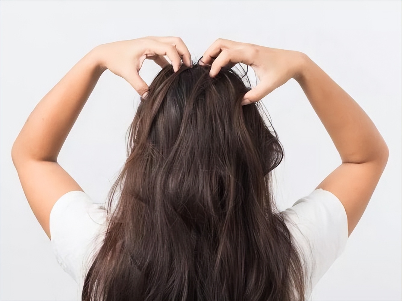 为什么头皮上有小疙瘩和脓包,头皮长疙瘩和脓包是怎么回事