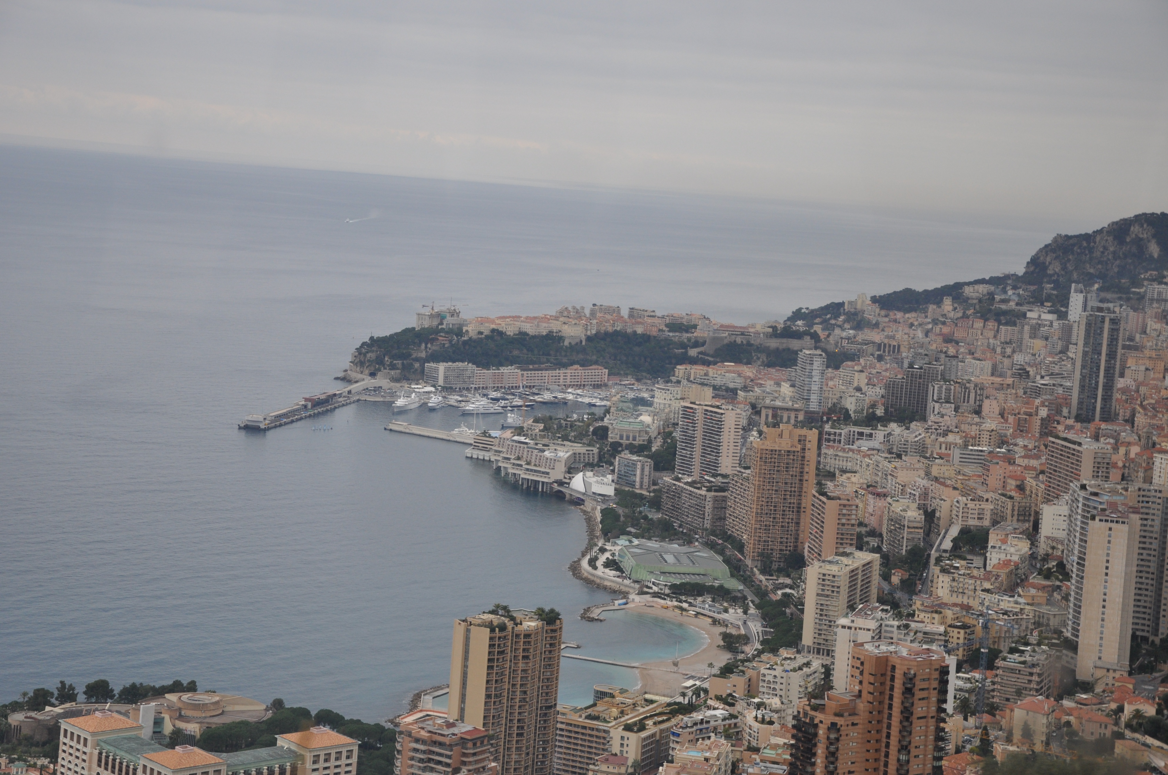 摩纳哥：拥有巨大财富的世界第二小国家，奢华的旅游度假胜地