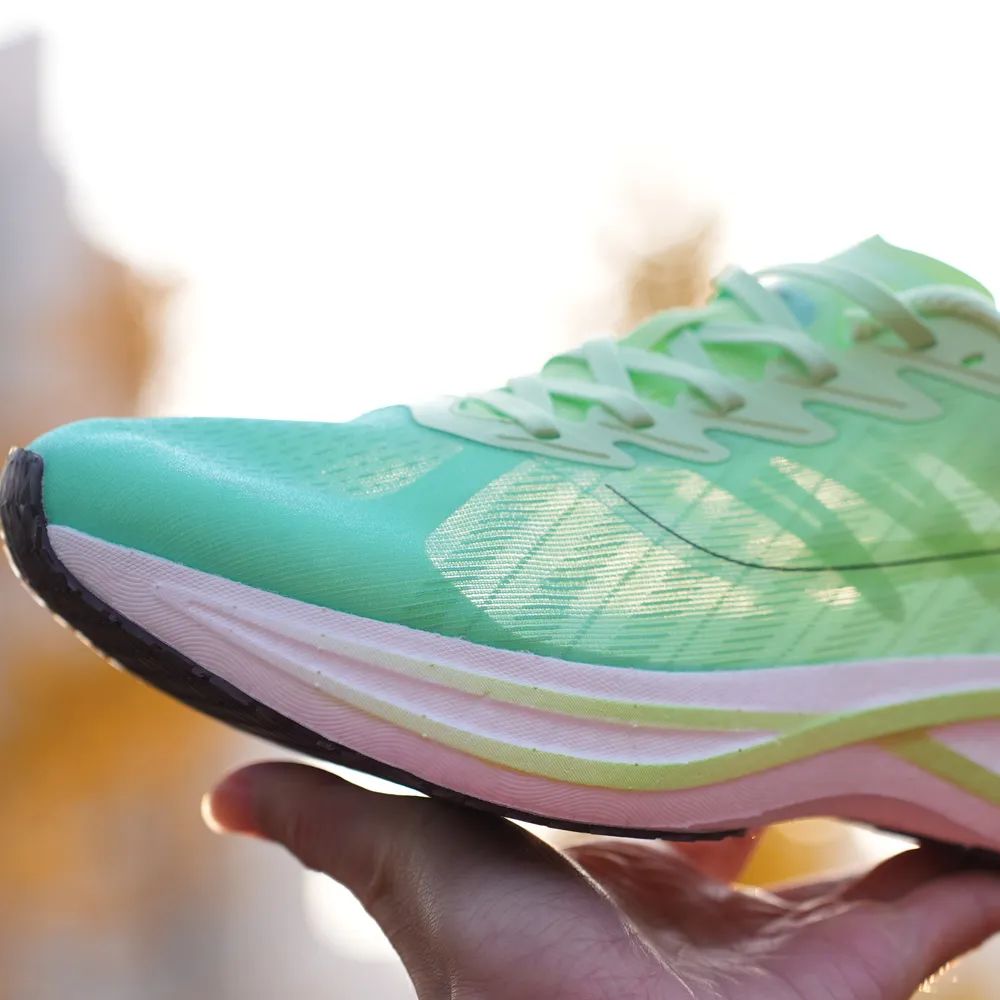 马孔多倚天箭跑鞋适宜人群,马孔多倚天箭属于全碳板跑鞋吗