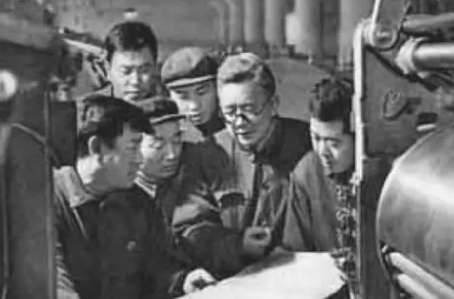 花三千万买澳洲航母,墨尔本号航母拆解