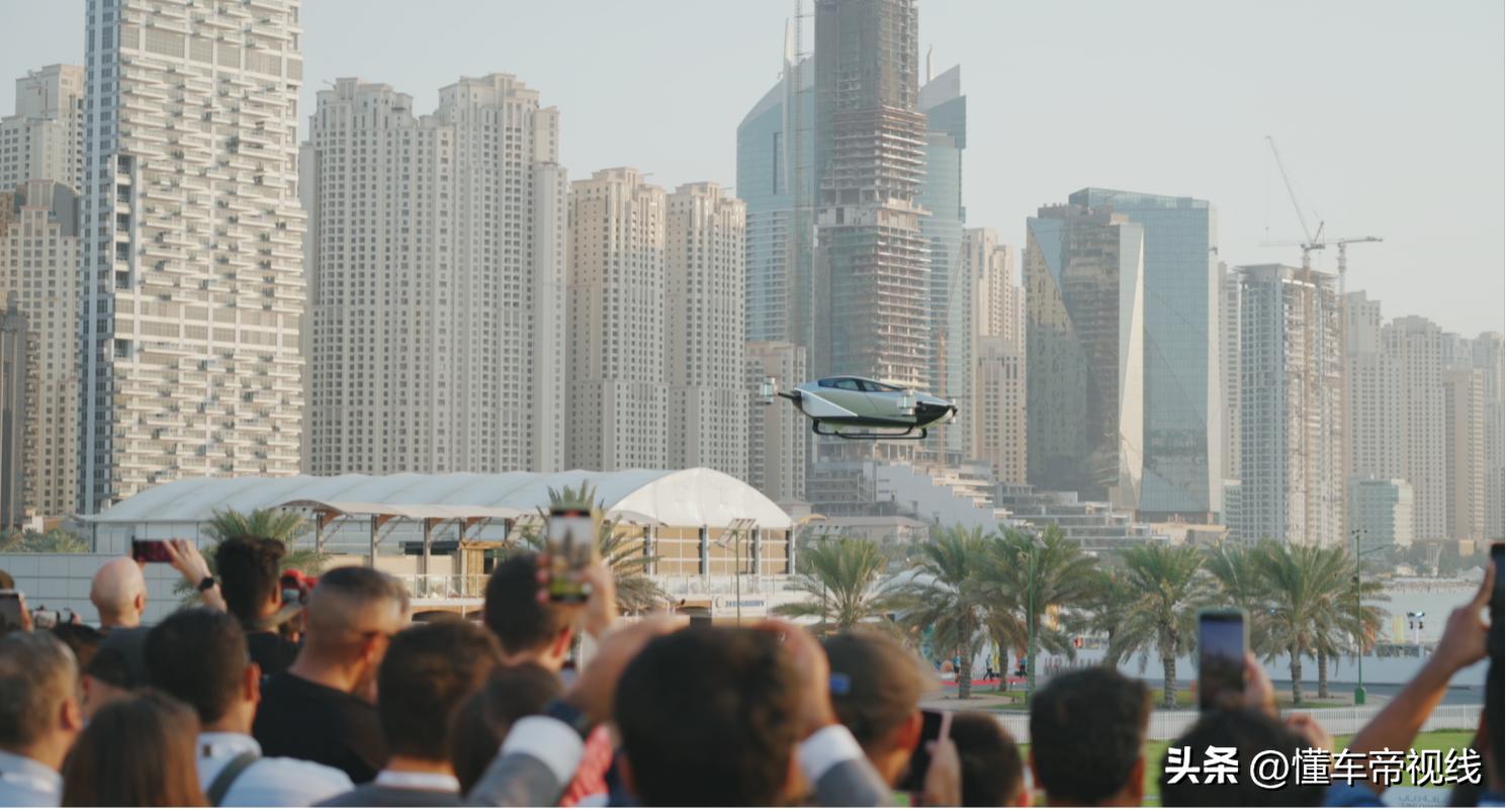小鹏x2飞行汽车试飞路人视角,小鹏飞行汽车x2能在陆地上行驶