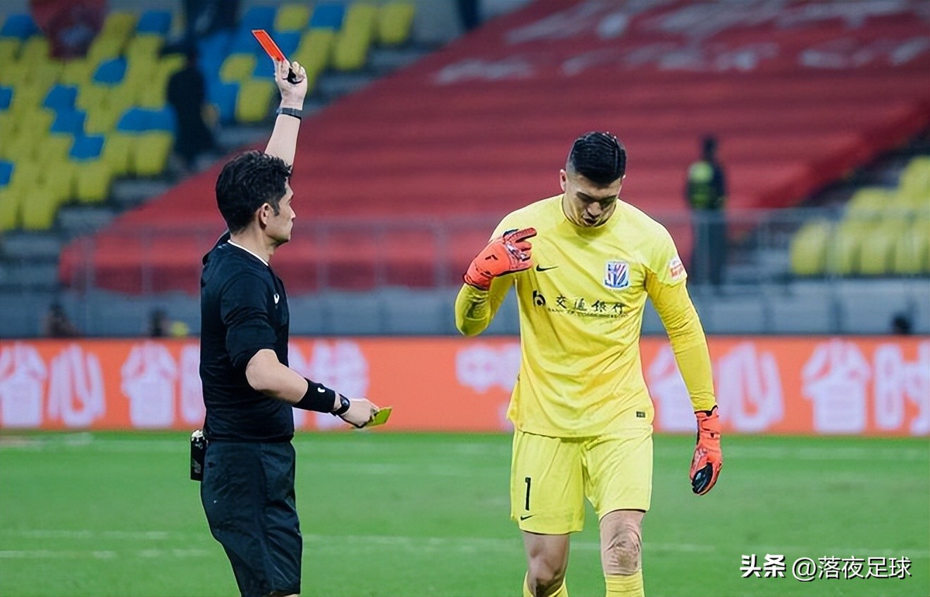 一拳毁掉自己前途！中超最冲动门将诞生！国家队资格和主力都悬了