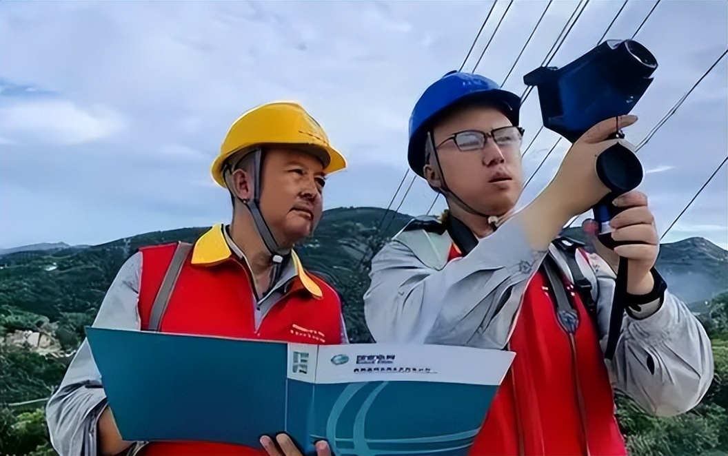 2022国家电网公开招聘,本科生月均6000以上,这4类学生优先考虑