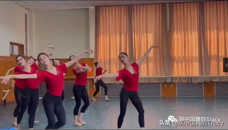 从小控制到腰再到大翻身,每一段身韵都那么美