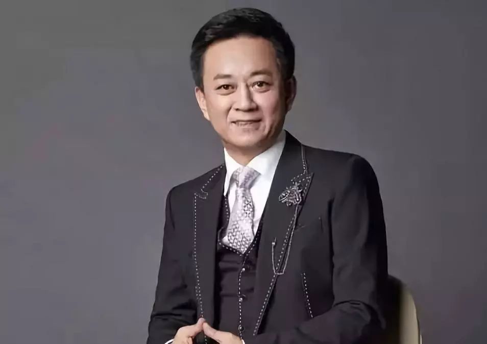 央视一哥落魄街头,央视一哥朱军的现状