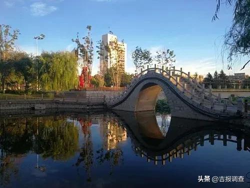 蔚蓝的天空清澈的河水,蔚蓝的天空碧绿的海水图片