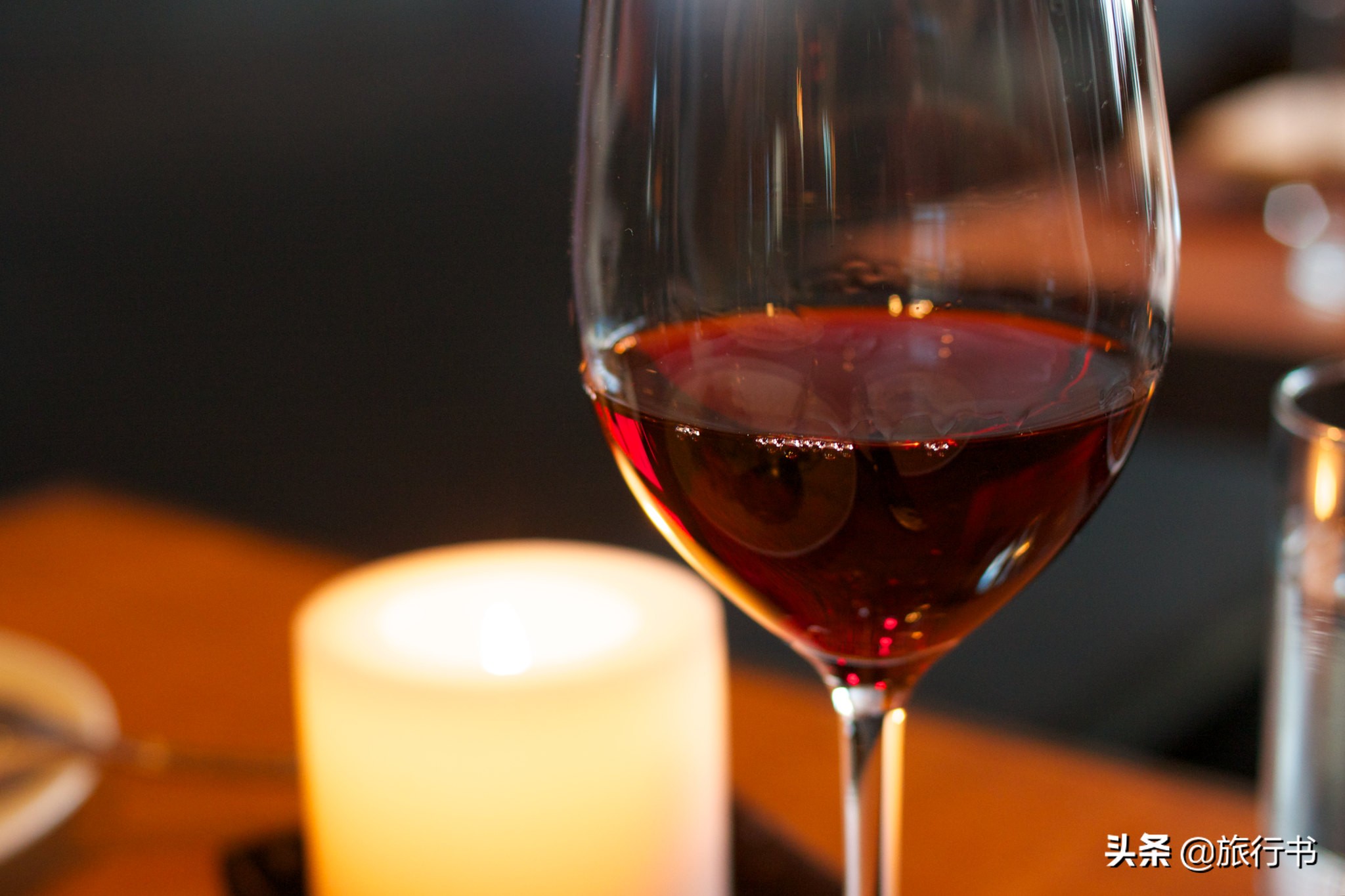 智利葡萄酒和法国葡萄酒哪个好喝 (智利的葡萄酒和法国葡萄酒的区别)