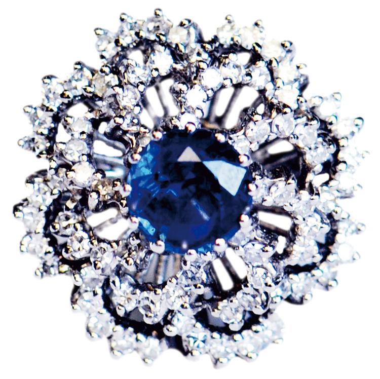 鐧惧勾绌胯秺,鐧惧勾鍙よ懀鐝犲疂