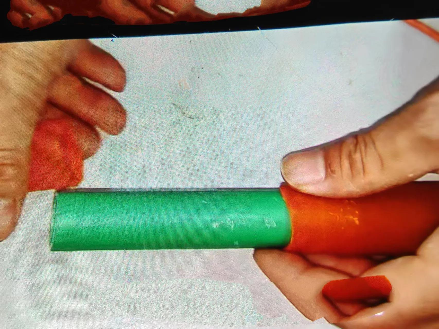 2根一样粗的水管怎么接在一起,2根塑料水管怎么接起来