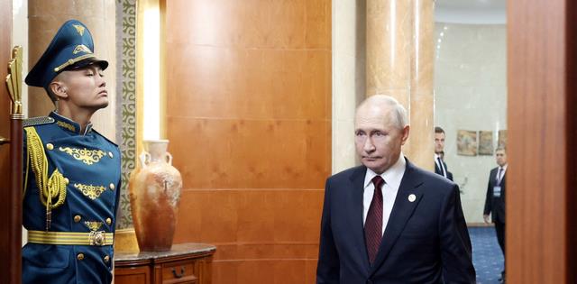 一架俄罗斯专机从北京飞往平壤，在中俄朝之间，连成了一条线！