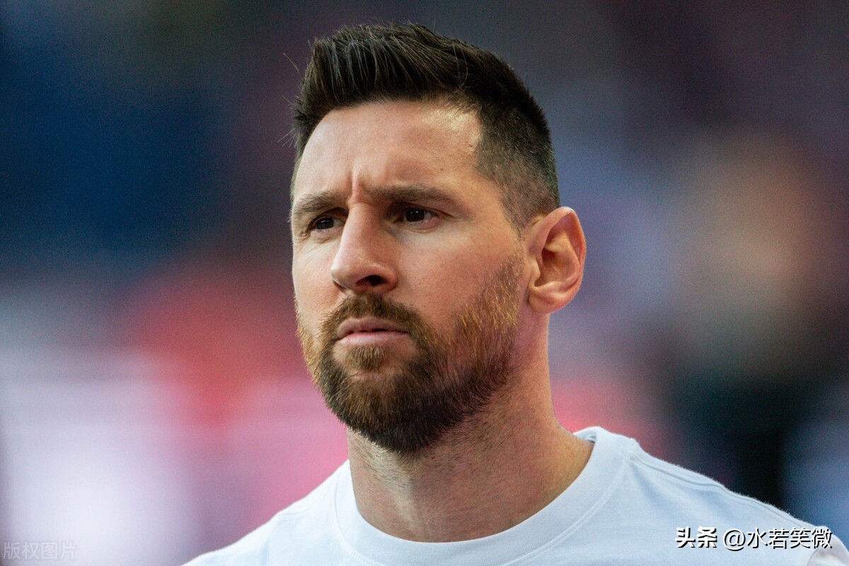 七彩祥云的盖世英雄来接你了,披着七彩祥云的盖世英雄