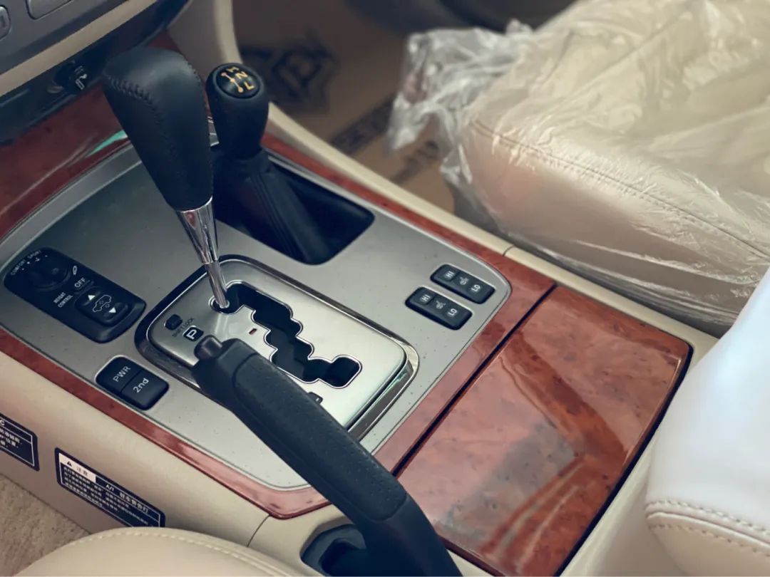 陆巡lc100中控台翻新视频,陆巡lc100内饰翻新