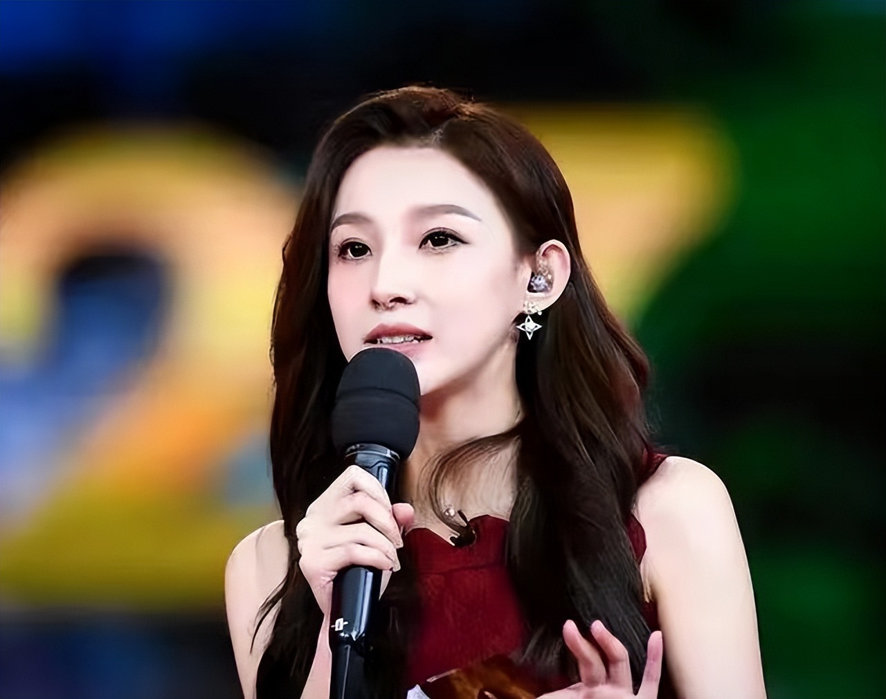 央视主持人马凡舒太惊艳,新任央视一姐马凡舒