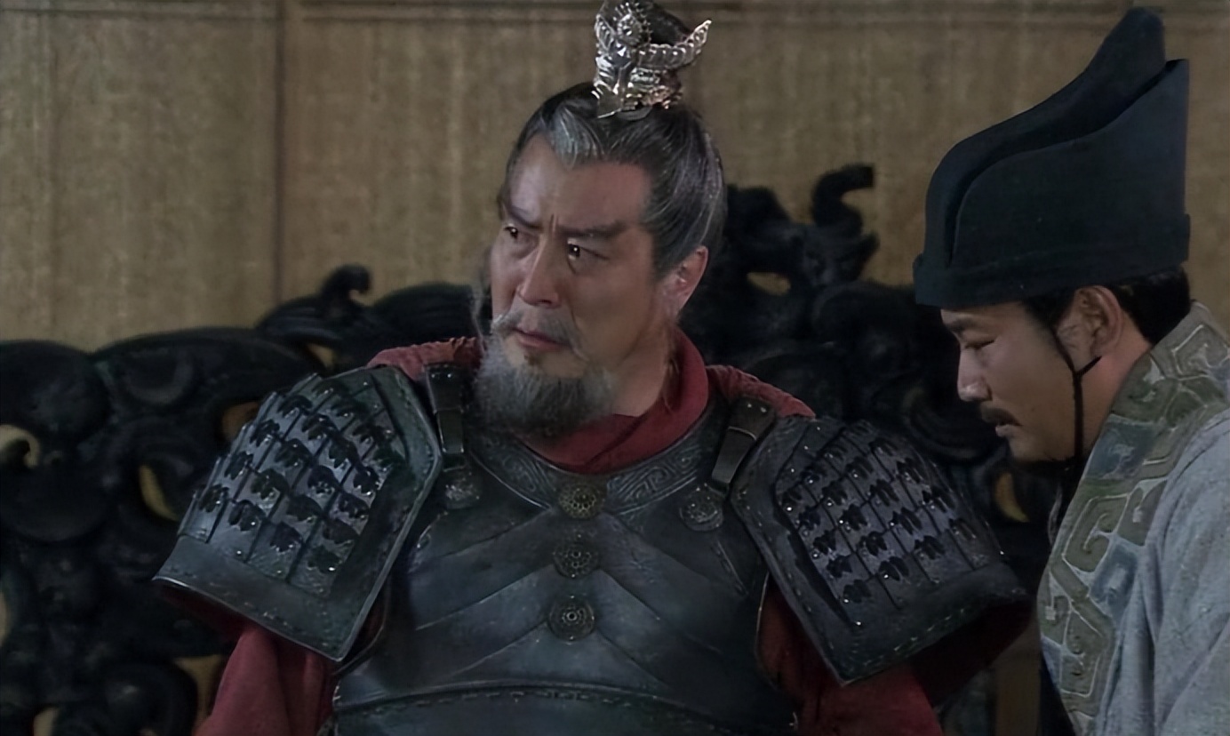 曹操本是一代枭雄，为何在朝堂也要小心翼翼？都怪士族势力太强悍