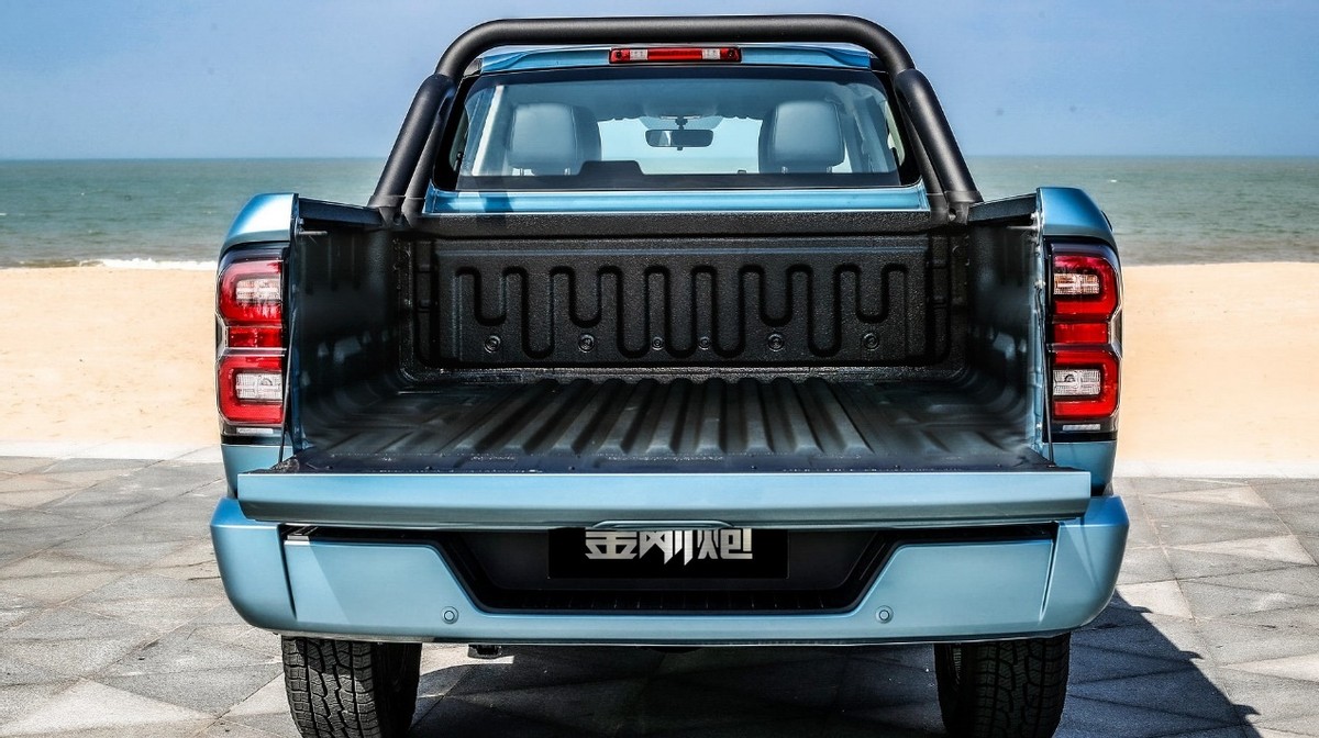 2.0t+8at的动力组合的20万车,2.0t+8at四驱性价比最好轿车