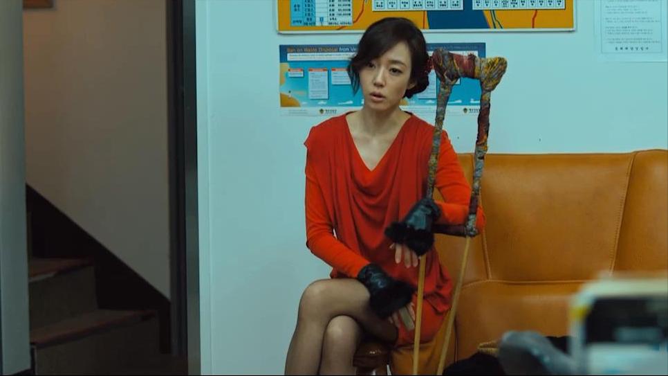 让邻居追妻子的电影,新婚夫妇被隔壁邻居盯上的电影