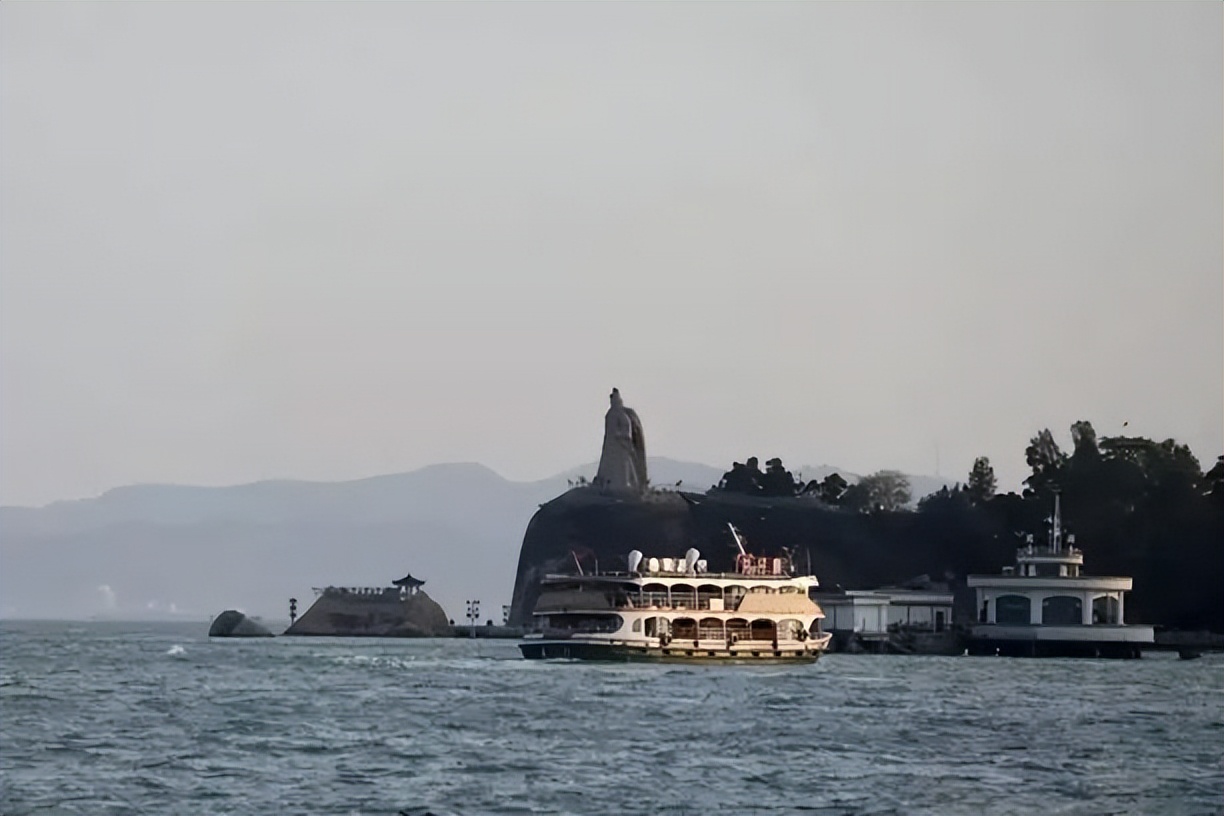 香港的天星小轮是什么样子的,香港天星小轮尖沙咀