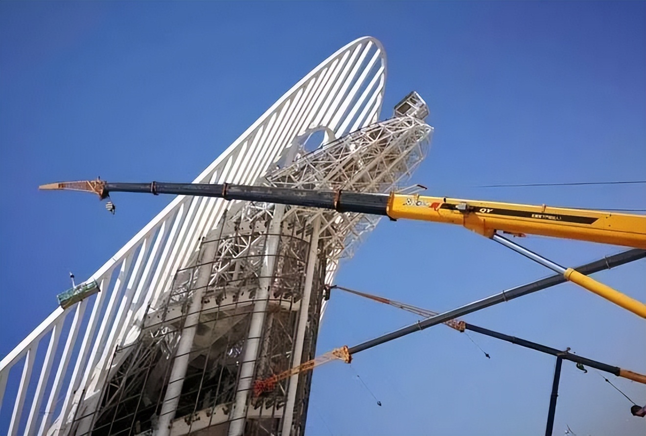 违章指挥造成重大事故怎么判刑,违章指挥造成1人死亡负什么责任