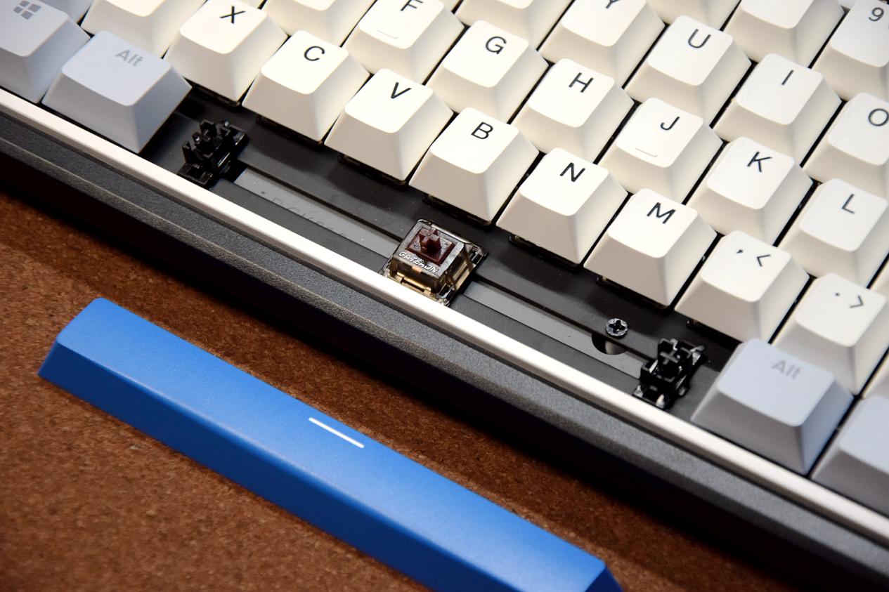 一年充电2次，这款无线机械键盘续航强得离谱，还可热插拔宏定义