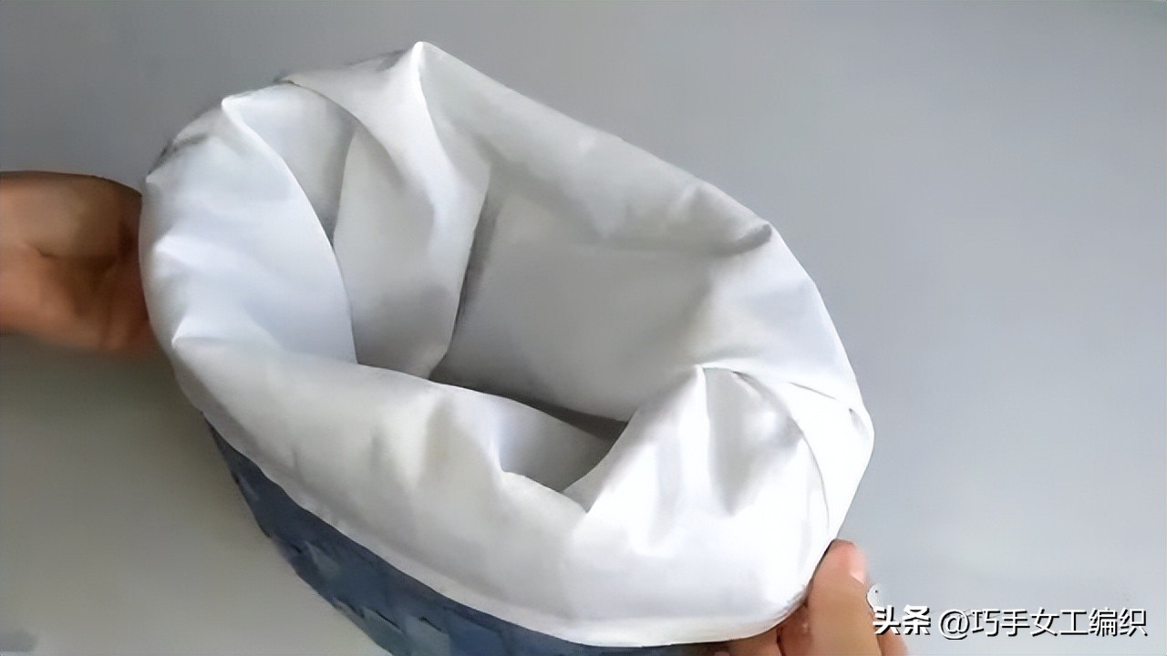 牛仔裤收纳神器改造,旧牛仔裤布条再利用的妙招
