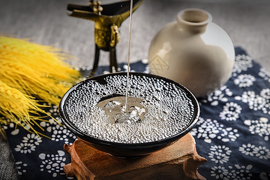 1997香港回归赖茅卖多少钱一瓶,97公斤庆回归赖茅多少钱一瓶