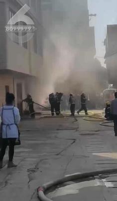 一乡村突发火情火势猛烈,清河乡起火