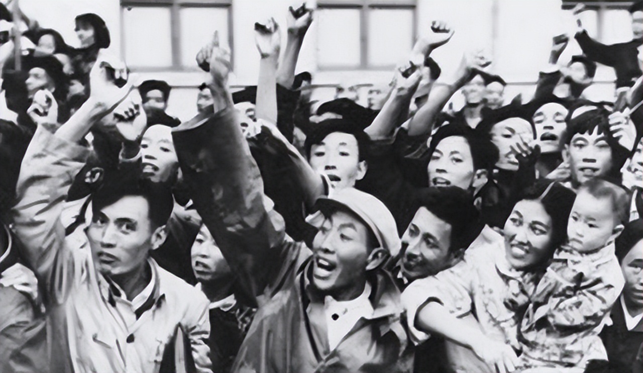 1941年毛主席遇袭，被卫士牺牲一条胳膊救下，退休后享正军级待遇