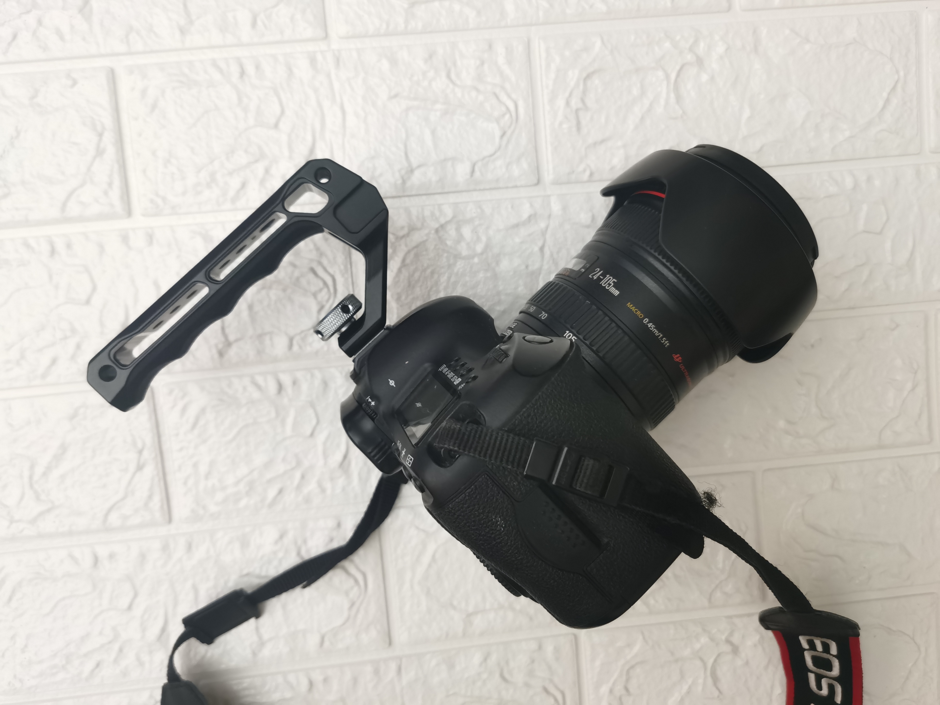 入门碳纤维三脚架推荐,斯莫格三脚架碳纤维和铝合金